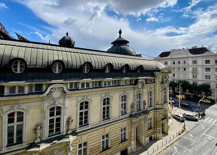 Luxury Parisian Designed 3-Bedroom Gem In Heart Of Budapest
