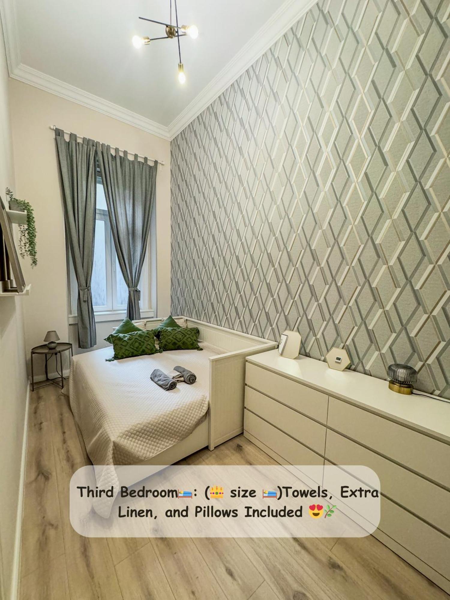 Luxury Parisian Designed 3-bedroom Gem In Heart Of Apartamento Budapest