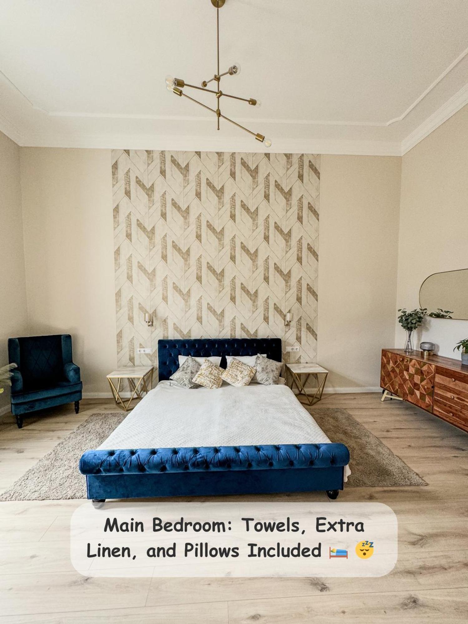 Luxury Parisian Designed 3-bedroom Gem In Heart Of Apartamento Budapest